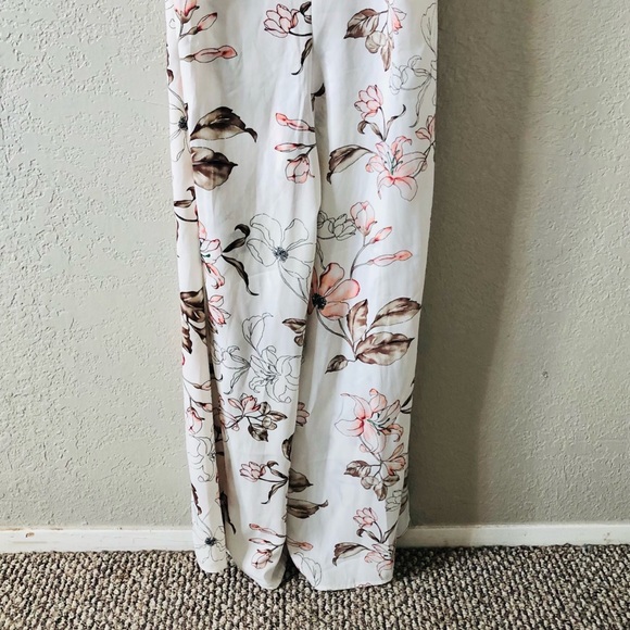 PLUS! Warm Weather Getaway👓👙🌞Floral Jumpsuit w/Adjustable Straps - Picture 9 of 11